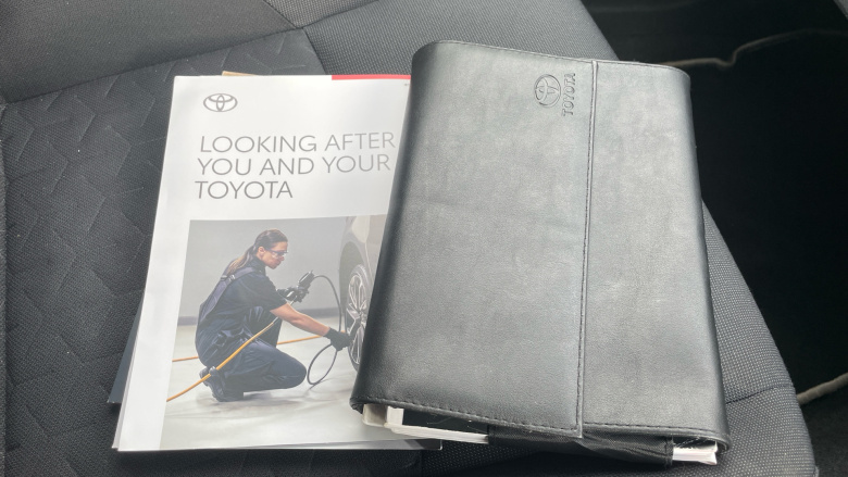 Toyota Corolla 1.8 VVT-i Hybrid Icon Tech 5dr CVT Hybrid Estate